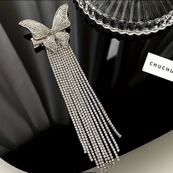 NEW! CRYSTAL TASSELED BUTTERFLY HAIR CLIP in Silver - Picture 3 of 3